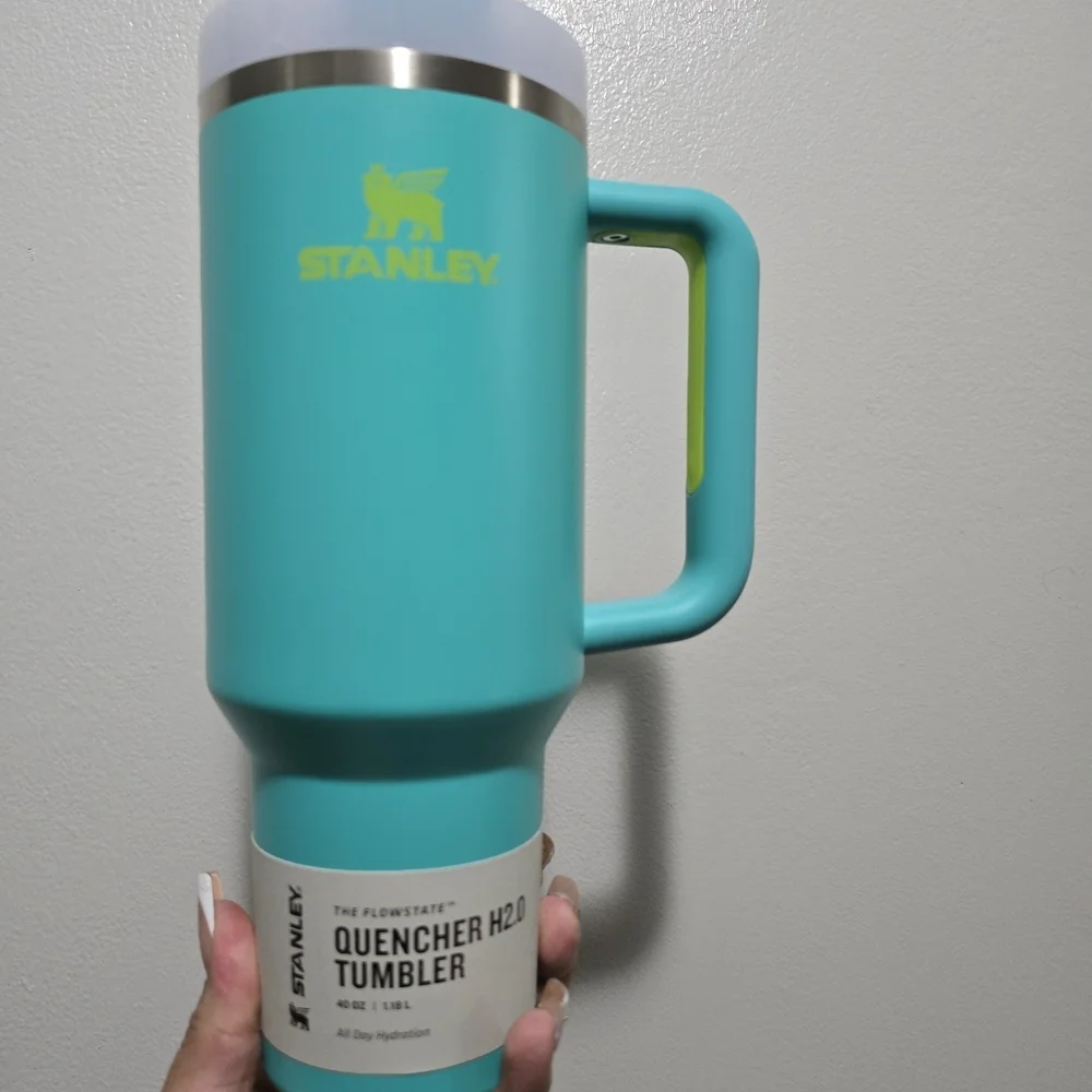 Stanley Aqua Tumbler with Handle - Picture 6 of 10